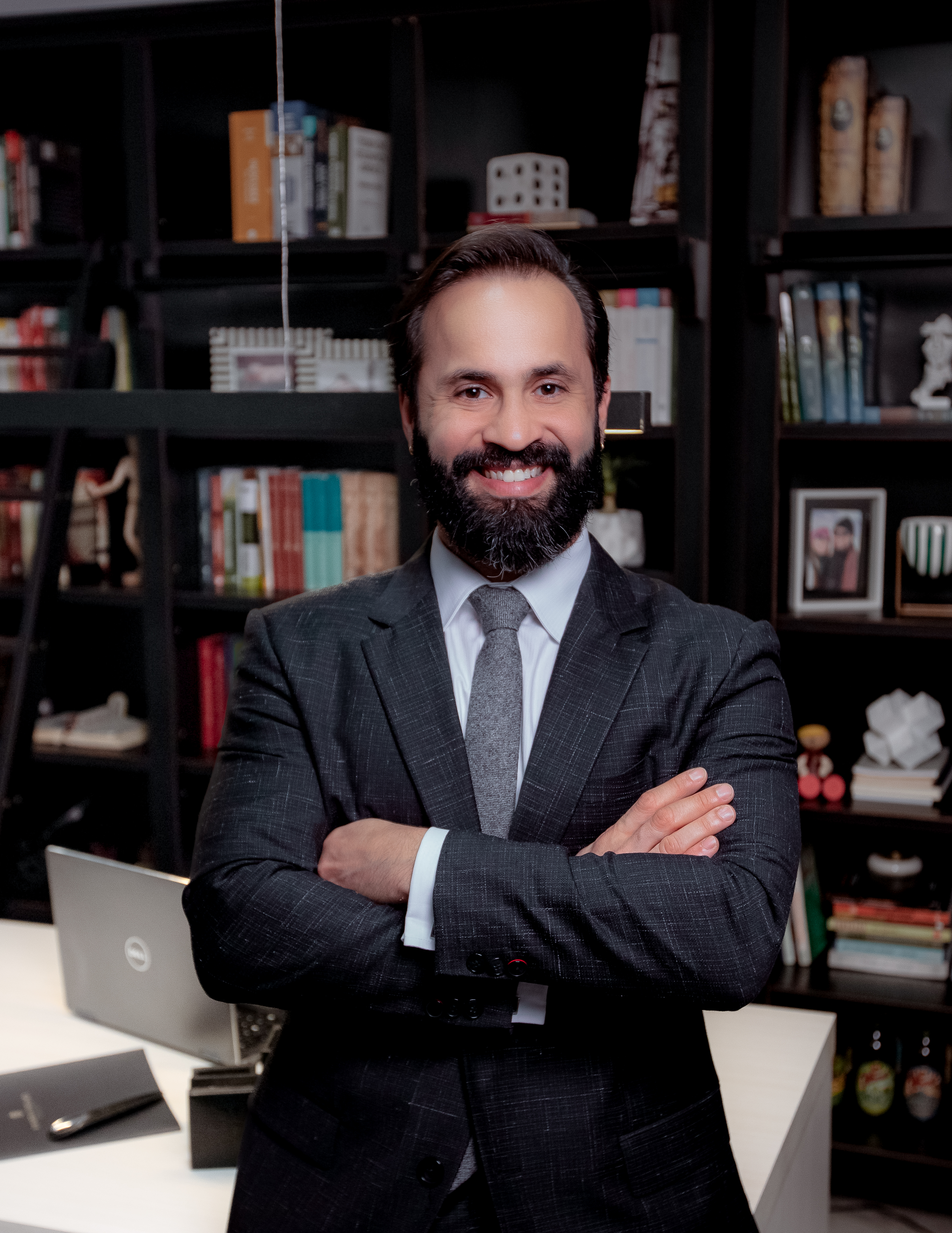 Ranieri Coelho em ambiente profissional